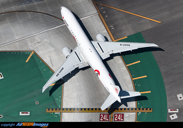 Boeing 777-39L/ER Boeing 777-39L/ER