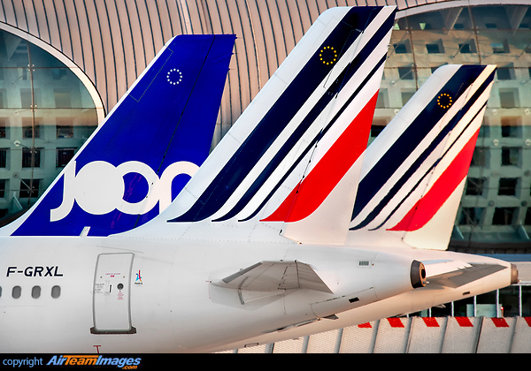 Airbus A319-111 Airbus A319-111