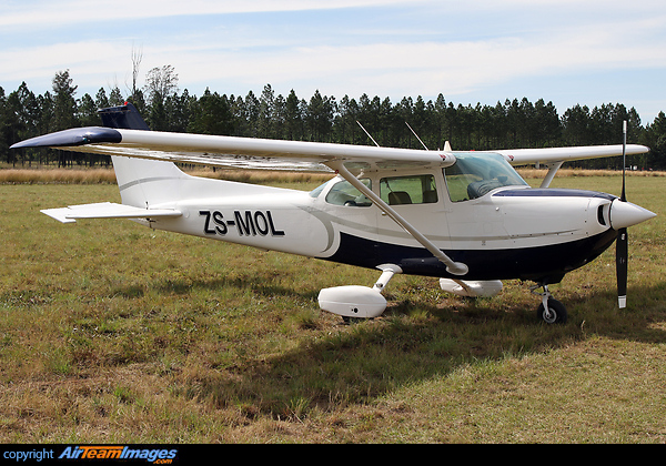 EAA Convention and Fly In. Cessna R172K Hawk XP II