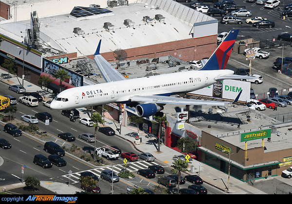 Boeing 757-232 Boeing 757-232