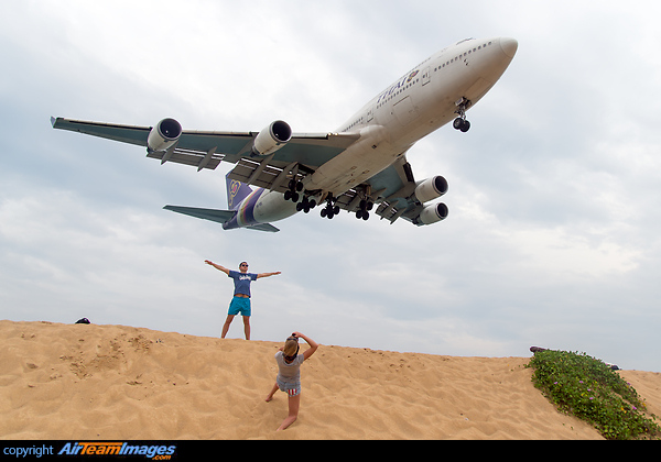 Boeing 747-4D7 Boeing 747-4D7