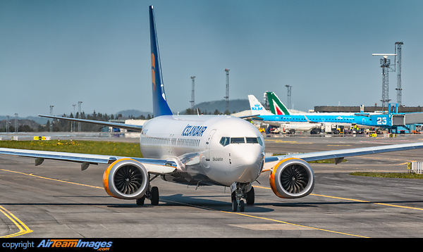 Boeing 737-8 MAX Boeing 737-8 MAX