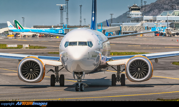 Boeing 737-8 MAX Boeing 737-8 MAX