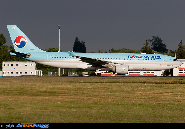 Airbus A330-223 Airbus A330-223