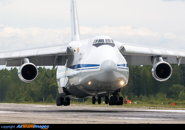 Antonov An-124-100 Ruslan Antonov An-124-100 Ruslan