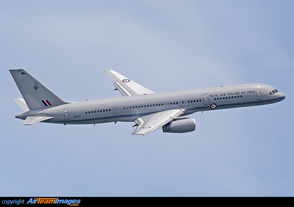 Boeing 757-2K2 Boeing 757-2K2