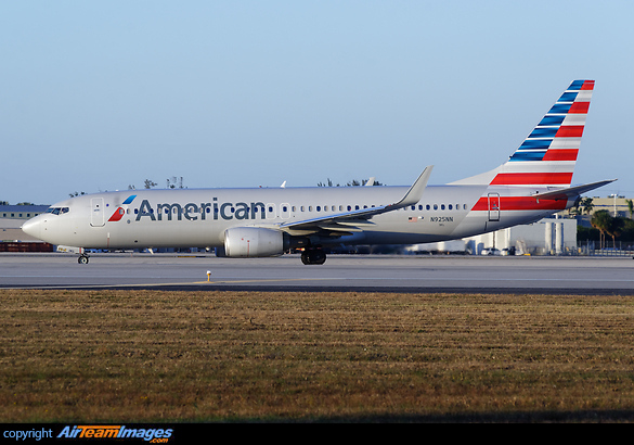 Boeing 737-823 Boeing 737-823