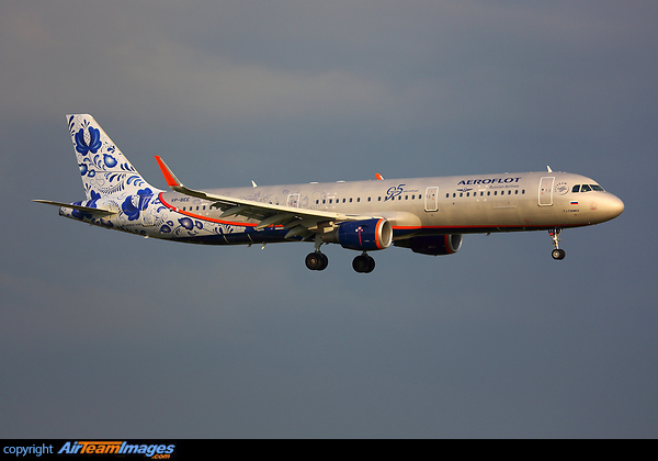 Airbus A321-211 Airbus A321-211