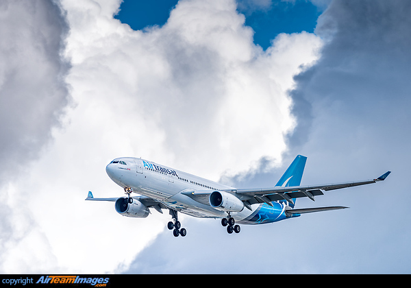 Airbus A330-243 Airbus A330-243