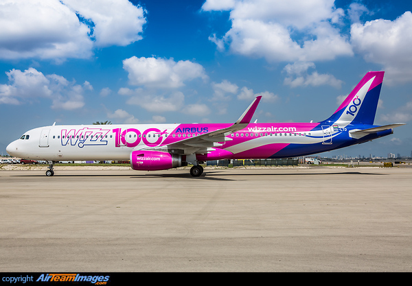 100th aircraft c/s Airbus A321-231