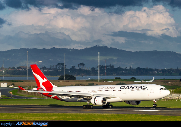 Airbus A330-303 Airbus A330-303