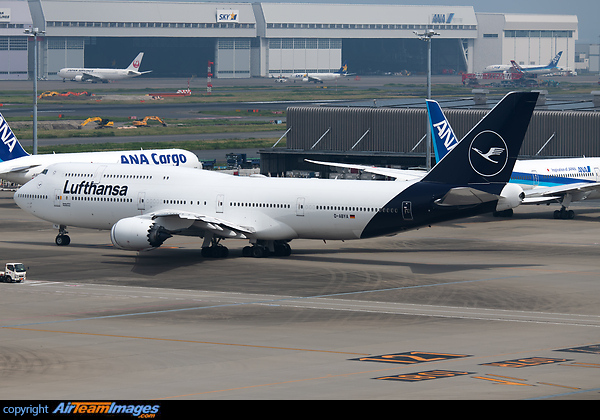 Boeing 747-830 Boeing 747-830