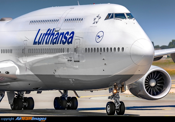 Boeing 747-830 Boeing 747-830