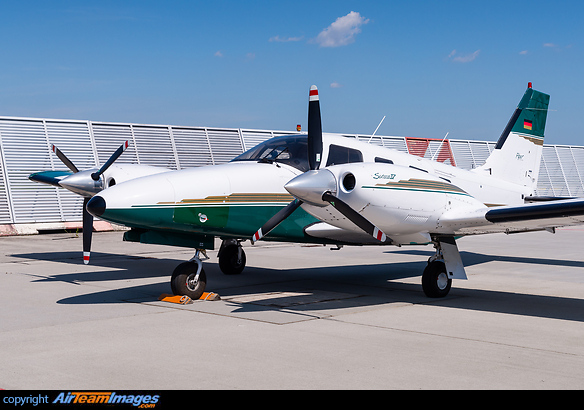 Piper PA-34-220T Seneca Piper PA-34-220T Seneca