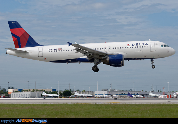 Airbus A320-212 Airbus A320-212