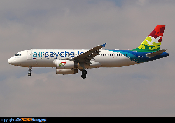 Airbus A320-232 Airbus A320-232