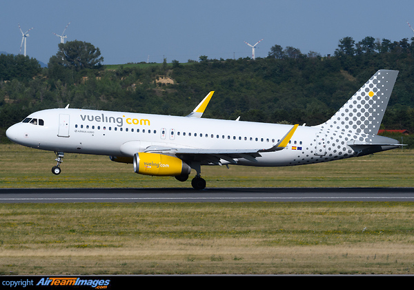 Airbus A320-232 Airbus A320-232