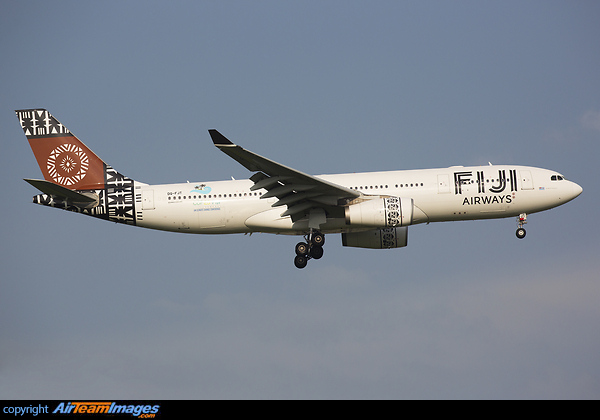Fiji Airways operates a nonstop Nadi-Singapore service, offering one of the most efficient connection between Fiji and India through the Singapore hub. Airbus A330-243