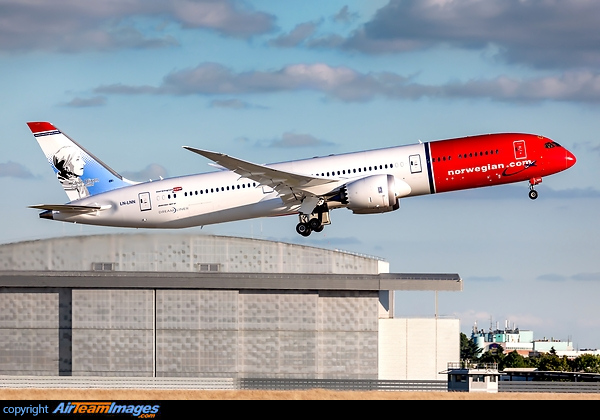 Boeing 787-9 Dreamliner Boeing 787-9 Dreamliner