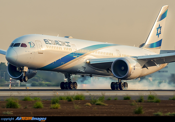 Boeing 787-9 Dreamliner Boeing 787-9 Dreamliner
