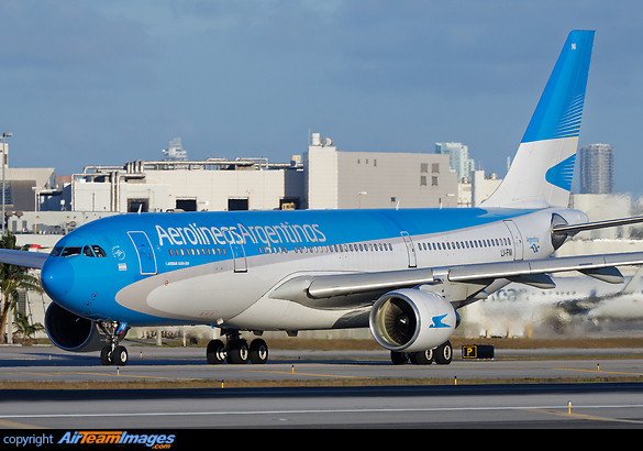 Airbus A330-223 Airbus A330-223