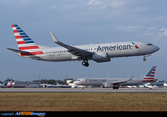 Boeing 737-823 Boeing 737-823