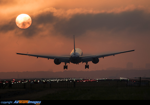 Boeing 777-206/ER Boeing 777-206/ER