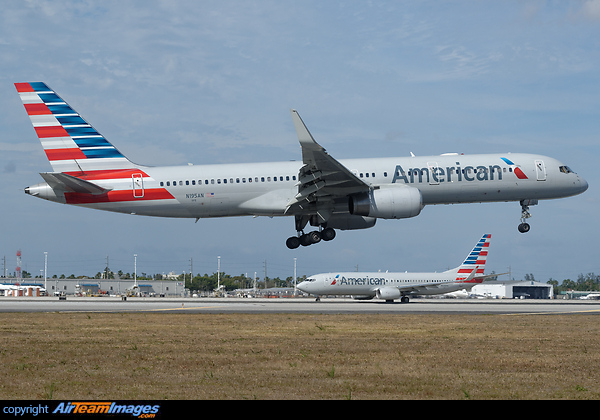 Boeing 757-223 Boeing 757-223