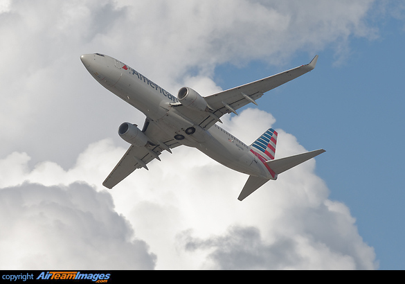 Boeing 737-823 Boeing 737-823