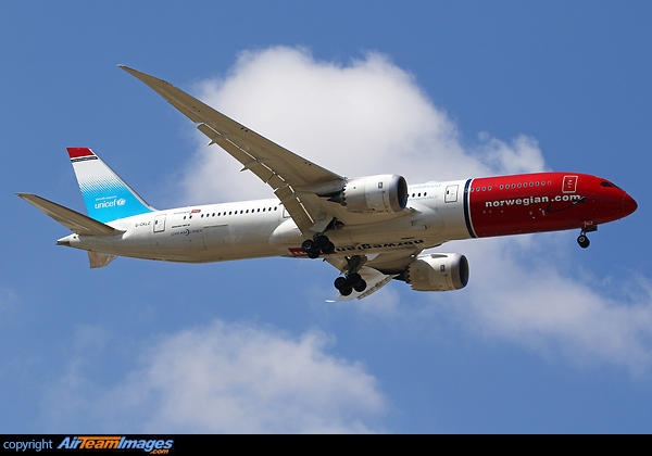 Boeing 787-9 Dreamliner Boeing 787-9 Dreamliner