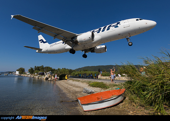 Airbus A320-214 Airbus A320-214