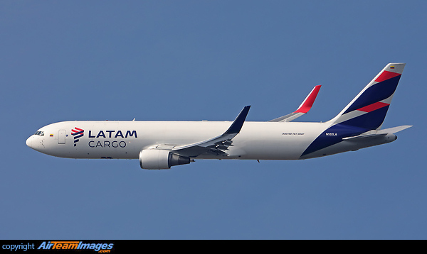 Boeing 767-361F/ER Boeing 767-361F/ER