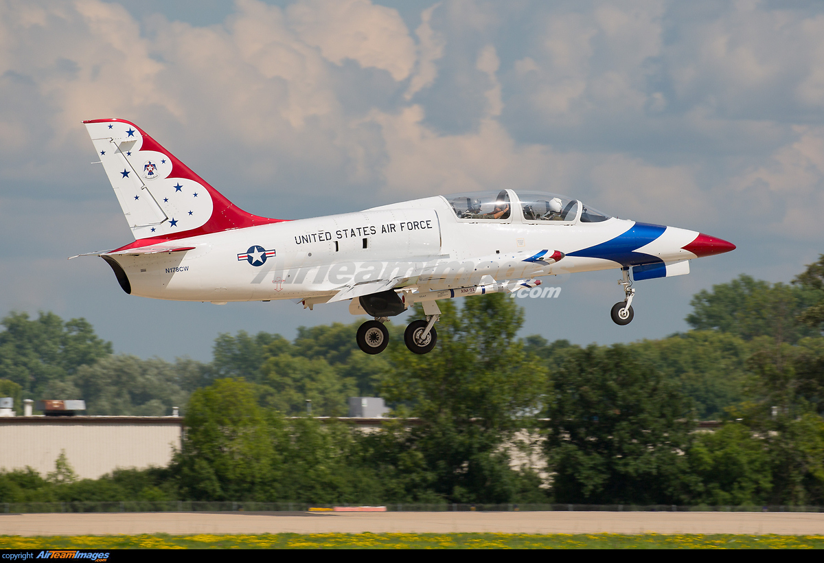 Aero Vodochody L 39 Albatros N178cw Aircraft Pictures Photos Airteamimages Com