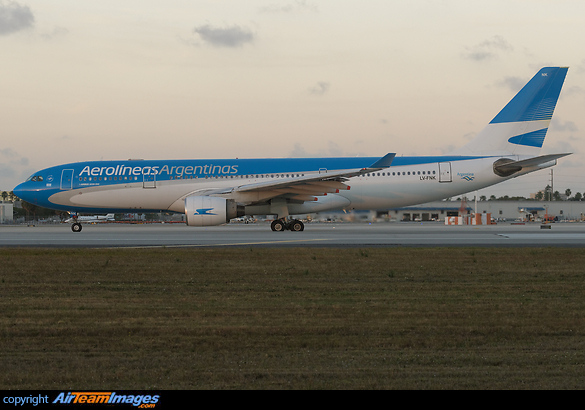 Airbus A330-223 Airbus A330-223