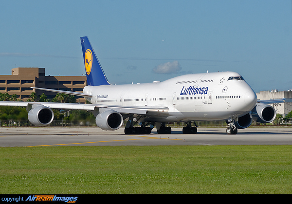 Boeing 747-830 Boeing 747-830