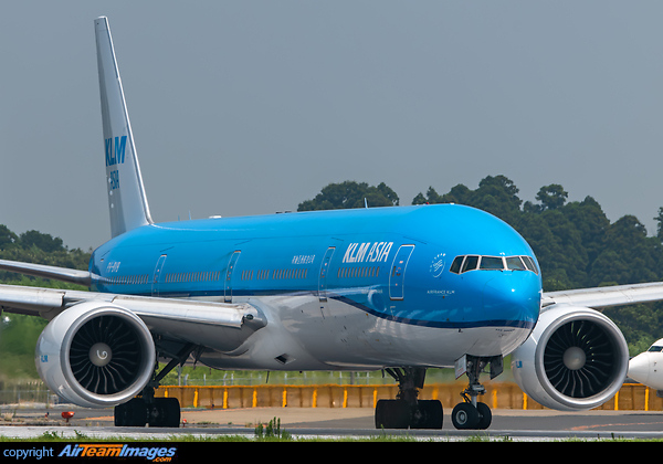 Boeing 777-306/ER Boeing 777-306/ER