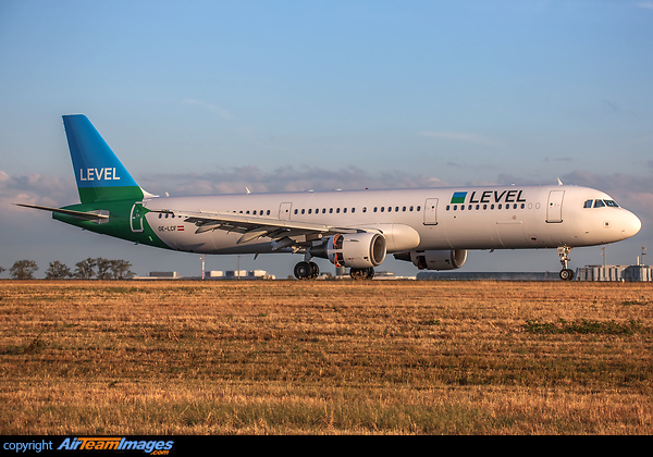 Airbus A321-211 Airbus A321-211