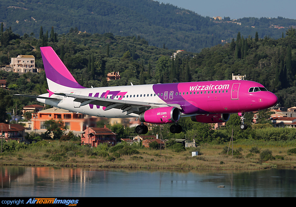 Airbus A320-232 Airbus A320-232