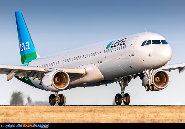Airbus A321-211 Airbus A321-211