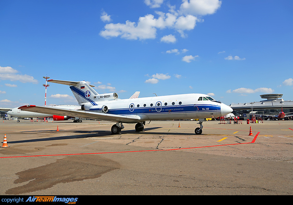Yakovlev Yak-40 Yakovlev Yak-40
