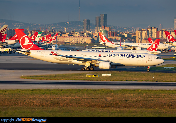 Airbus A330-303 Airbus A330-303