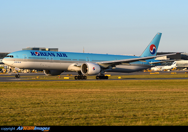 Boeing 777-3B5/ER Boeing 777-3B5/ER