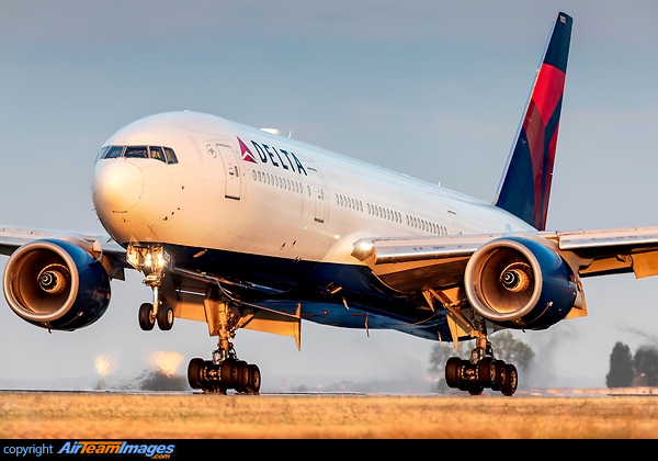 Boeing 777-232/ER Boeing 777-232/ER