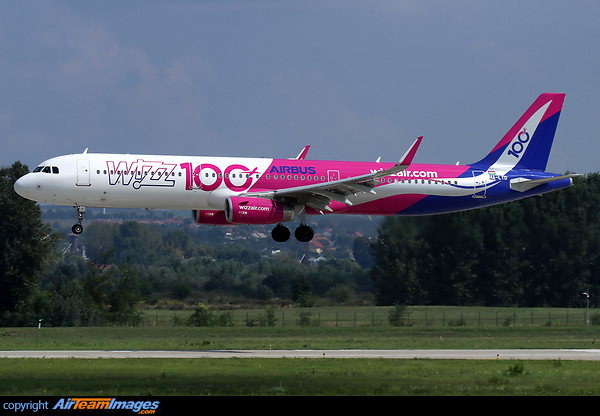 100th Airbus Airbus A321-231