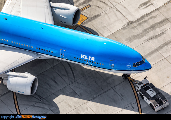 Boeing 777-206/ER Boeing 777-206/ER