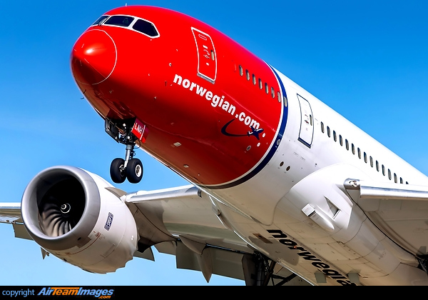 Boeing 787-8 Dreamliner Boeing 787-8 Dreamliner