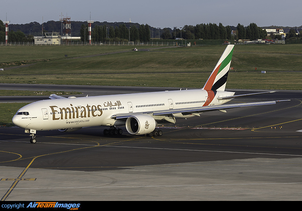 Boeing 777-31H/ER Boeing 777-31H/ER