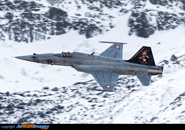 Dusting the Fliegerschiessen Excersize at Axalp. Taken from Ebenfluh KP. Northrop F-5E Tiger II