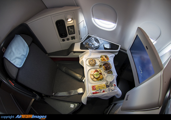 Business Class Appetizer for VIE-IKA Route Airbus A330-243