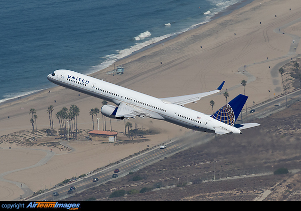 Boeing 757-324 Boeing 757-324